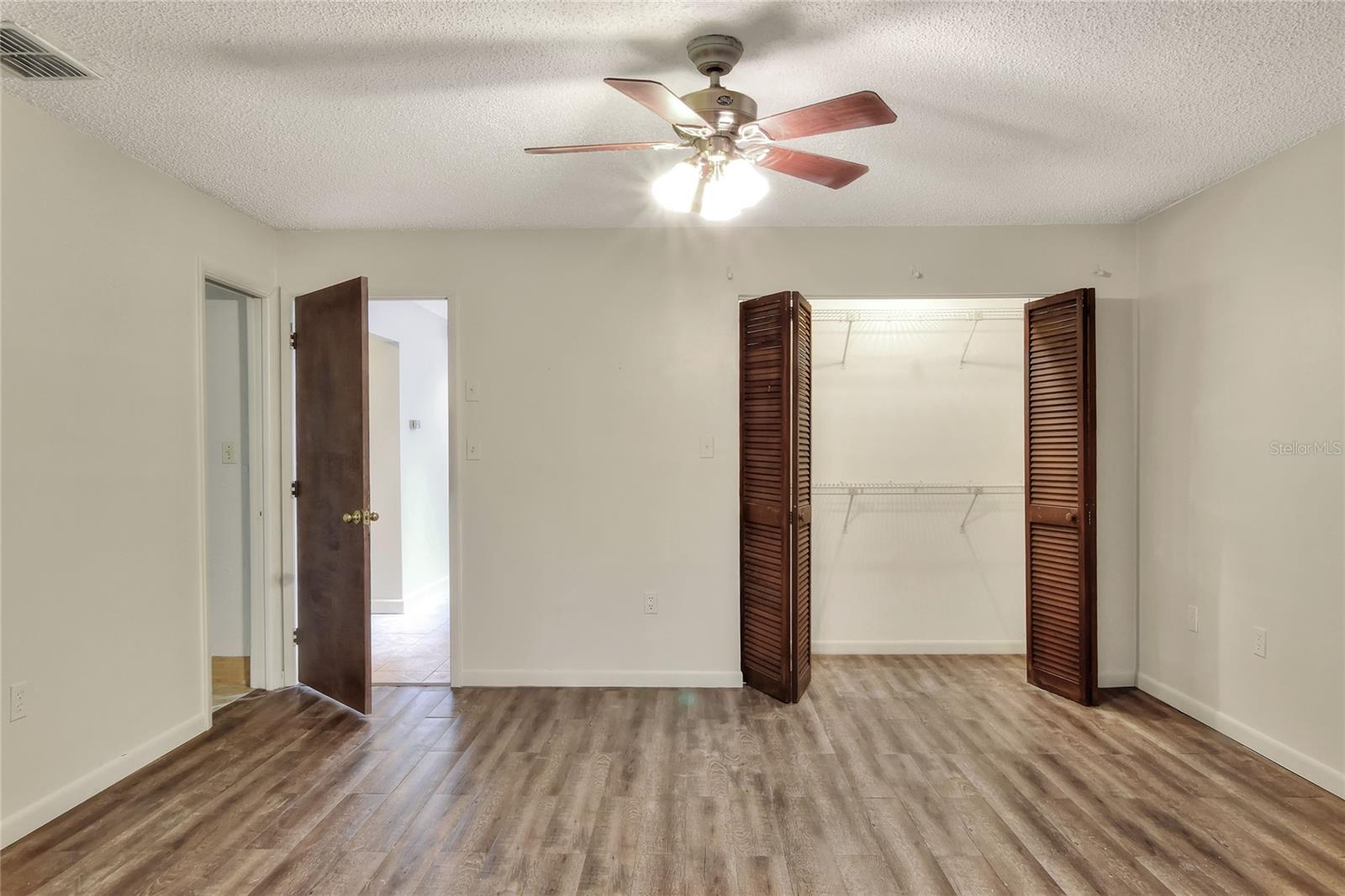 1880 N Crystal Lake Dr #4 Property Photo 28