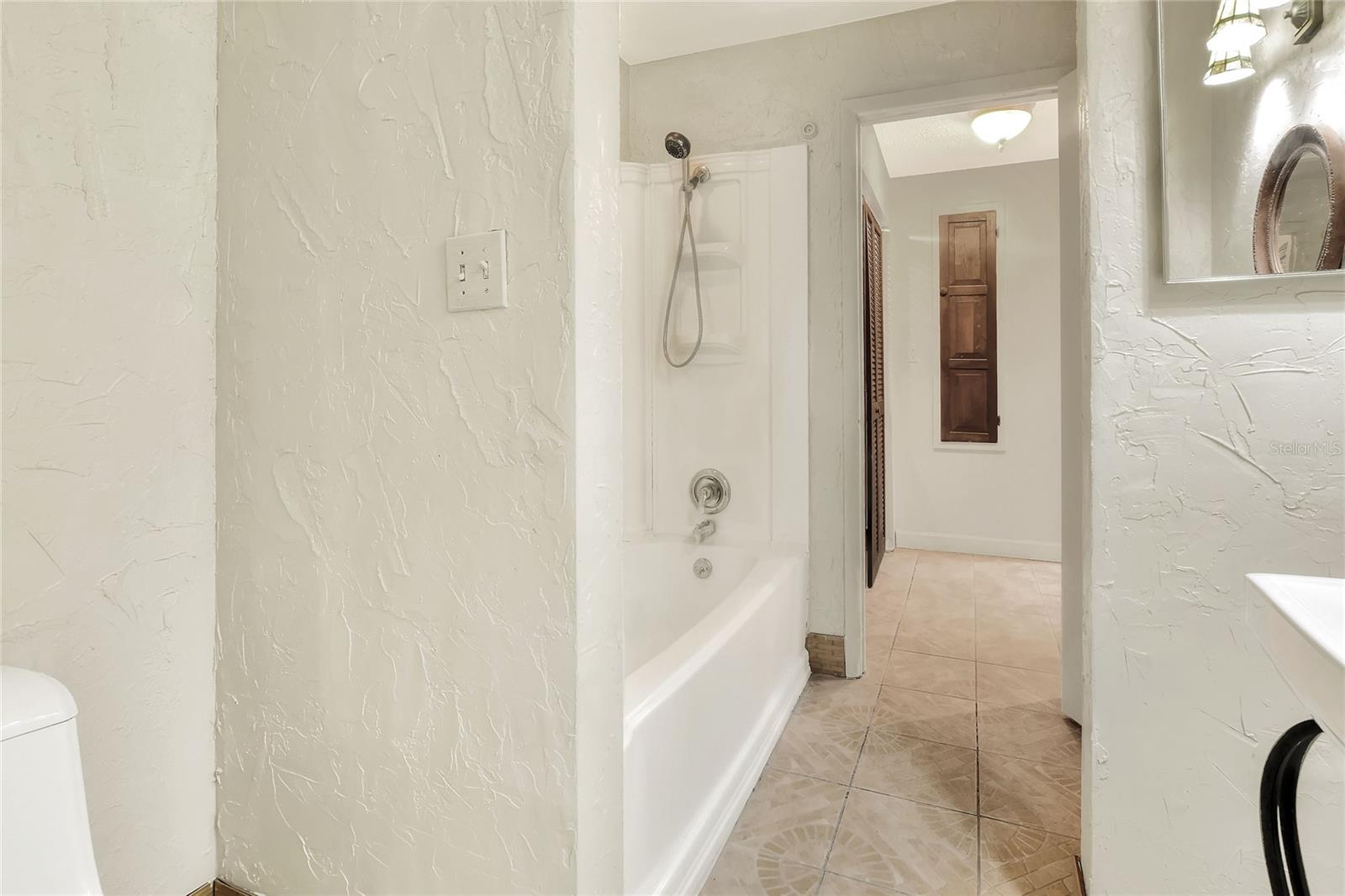 1880 N Crystal Lake Dr #4 Property Photo 30