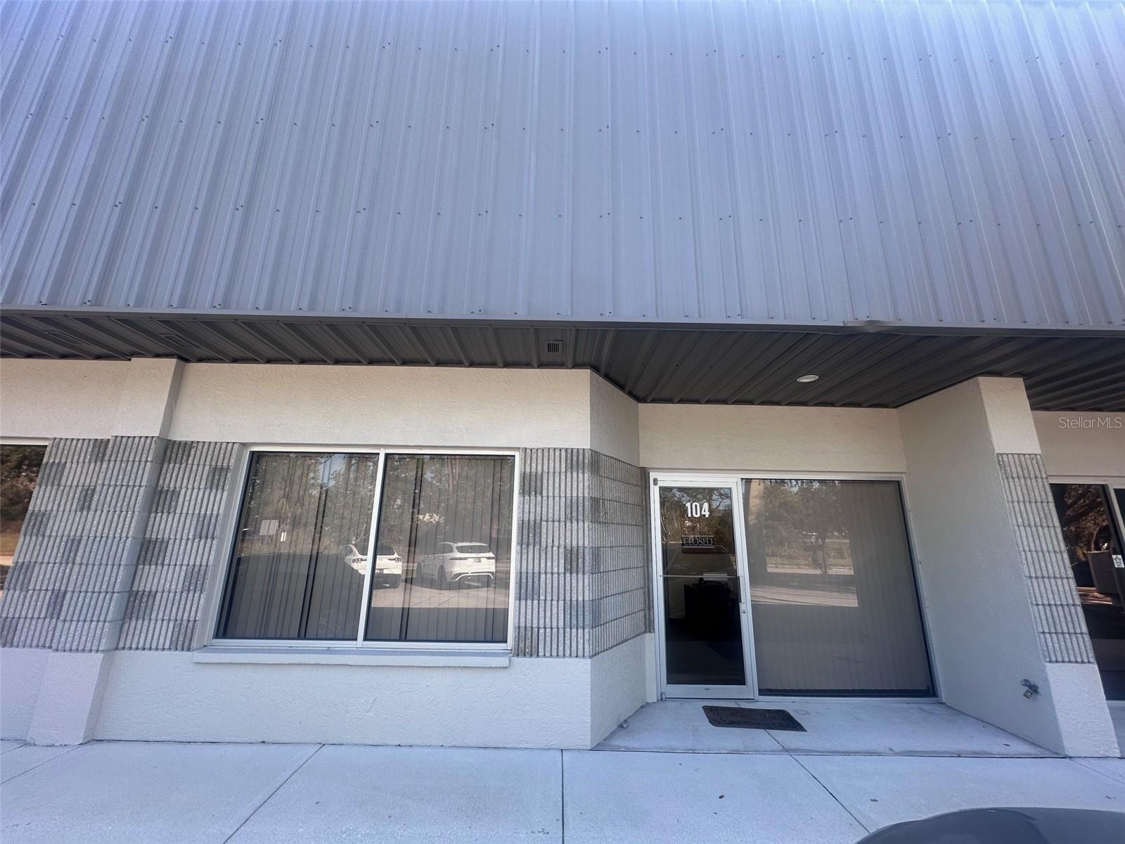 2427 Porter Lake Dr #104 Property Photo 1