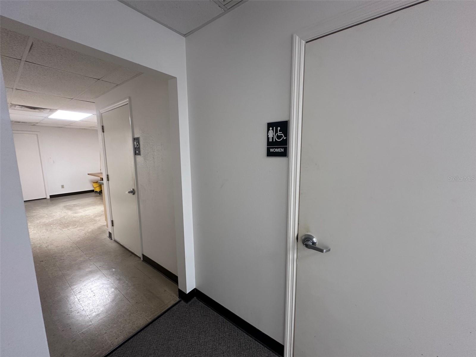 2427 Porter Lake Dr #104 Property Photo 5
