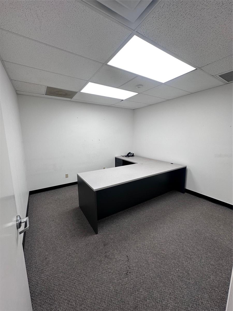 2427 Porter Lake Dr #104 Property Photo 7