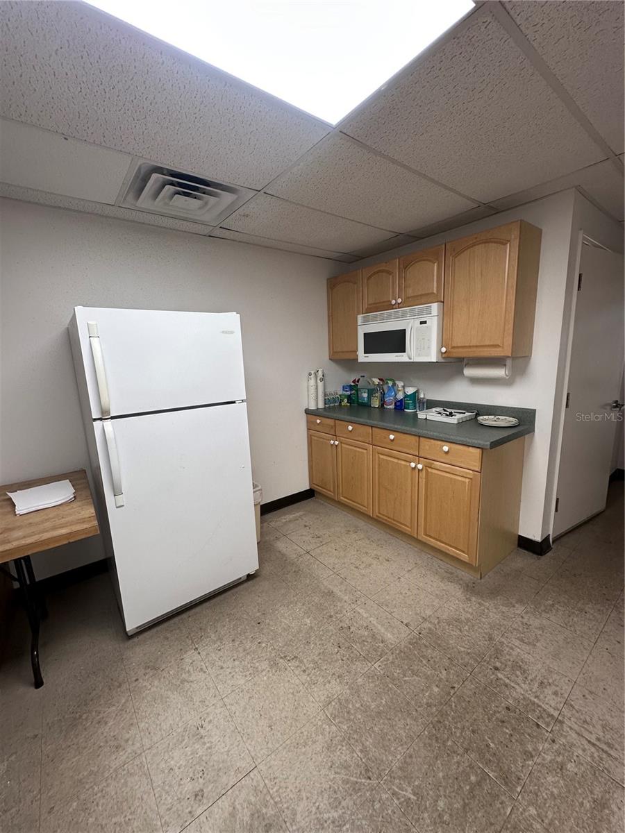 2427 Porter Lake Dr #104 Property Photo 10