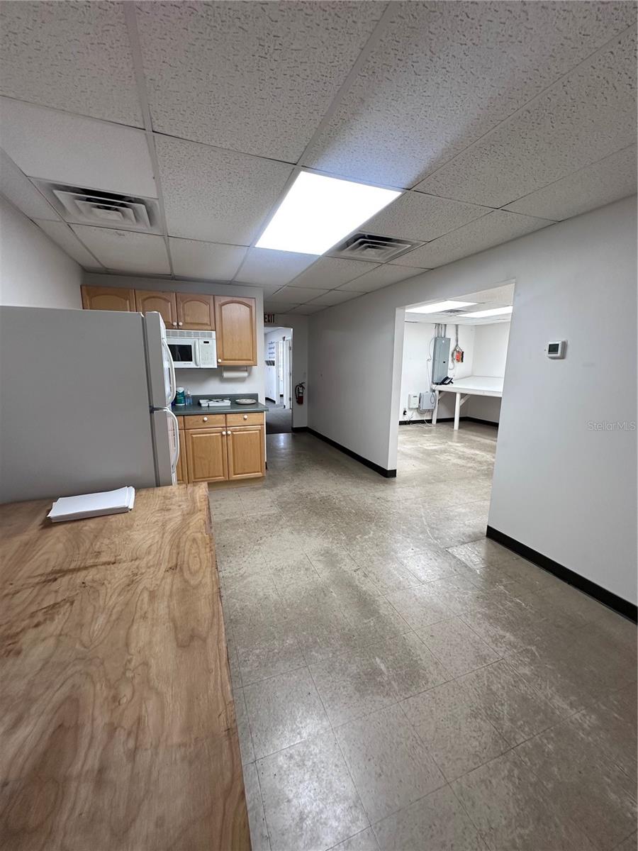 2427 Porter Lake Dr #104 Property Photo 11