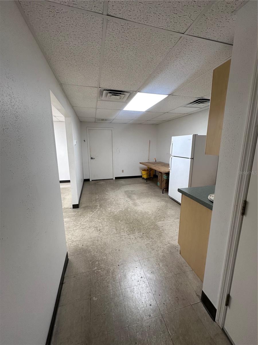 2427 Porter Lake Dr #104 Property Photo 12
