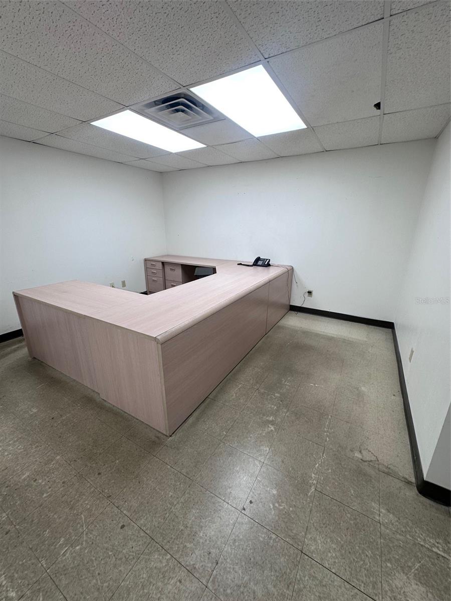 2427 Porter Lake Dr #104 Property Photo 16