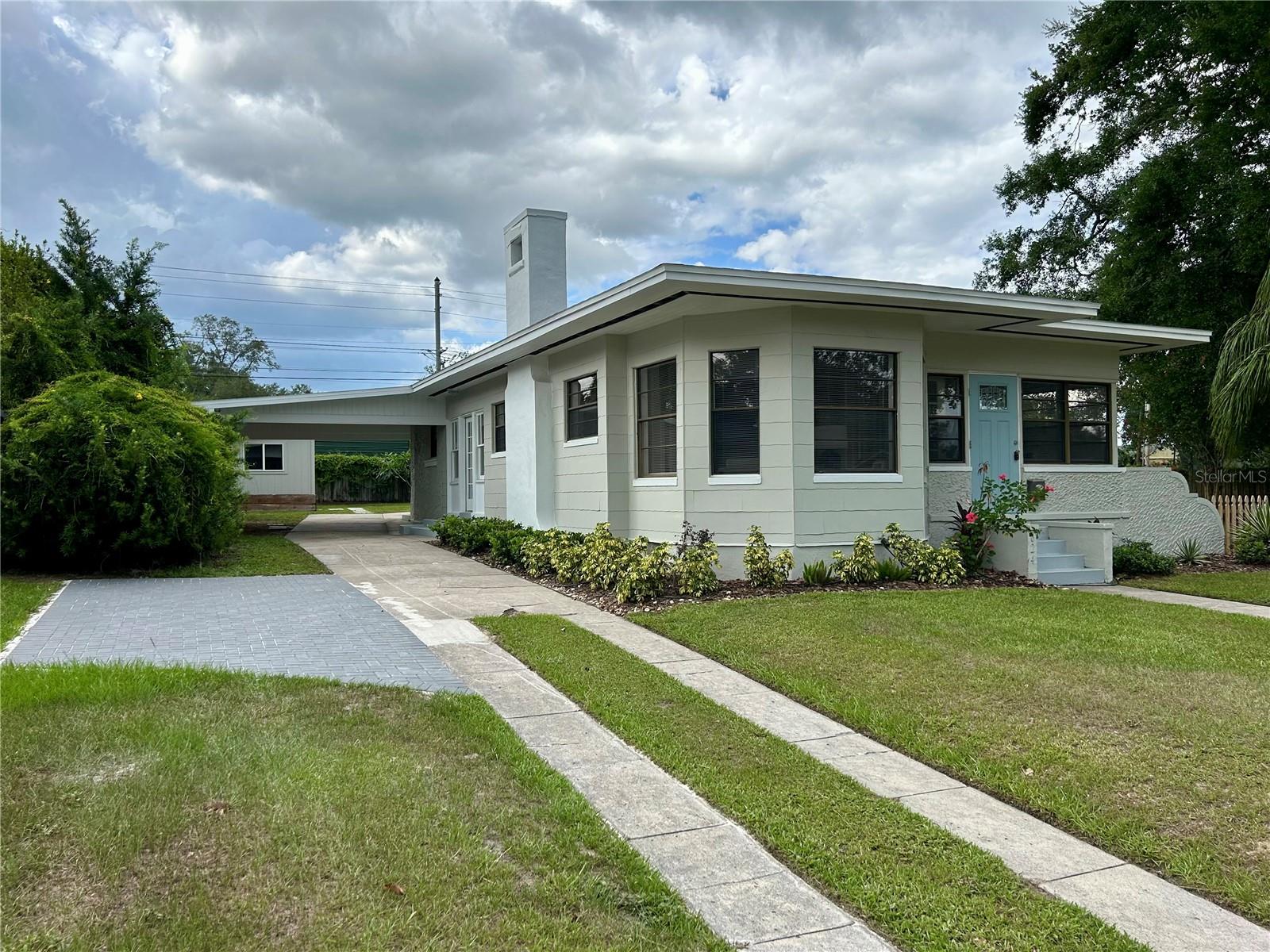 624 Woodward St Property Photo 2