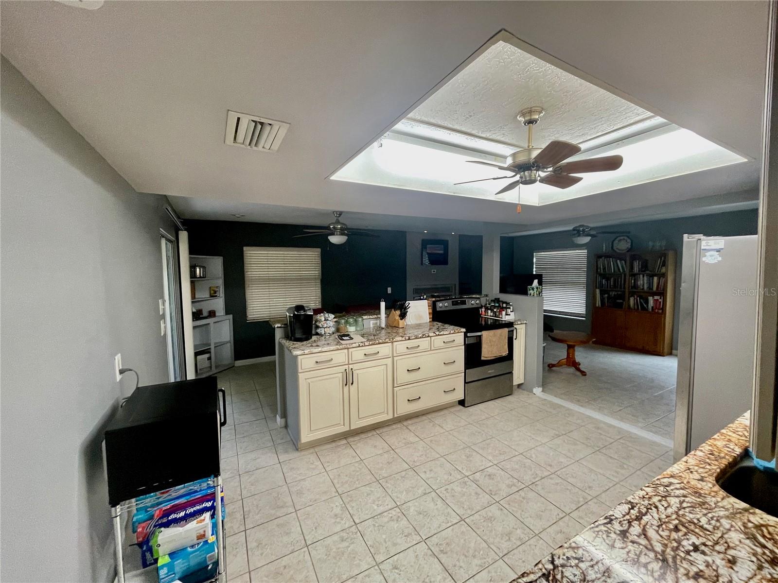490 S Minstrel Ave Property Photo 6