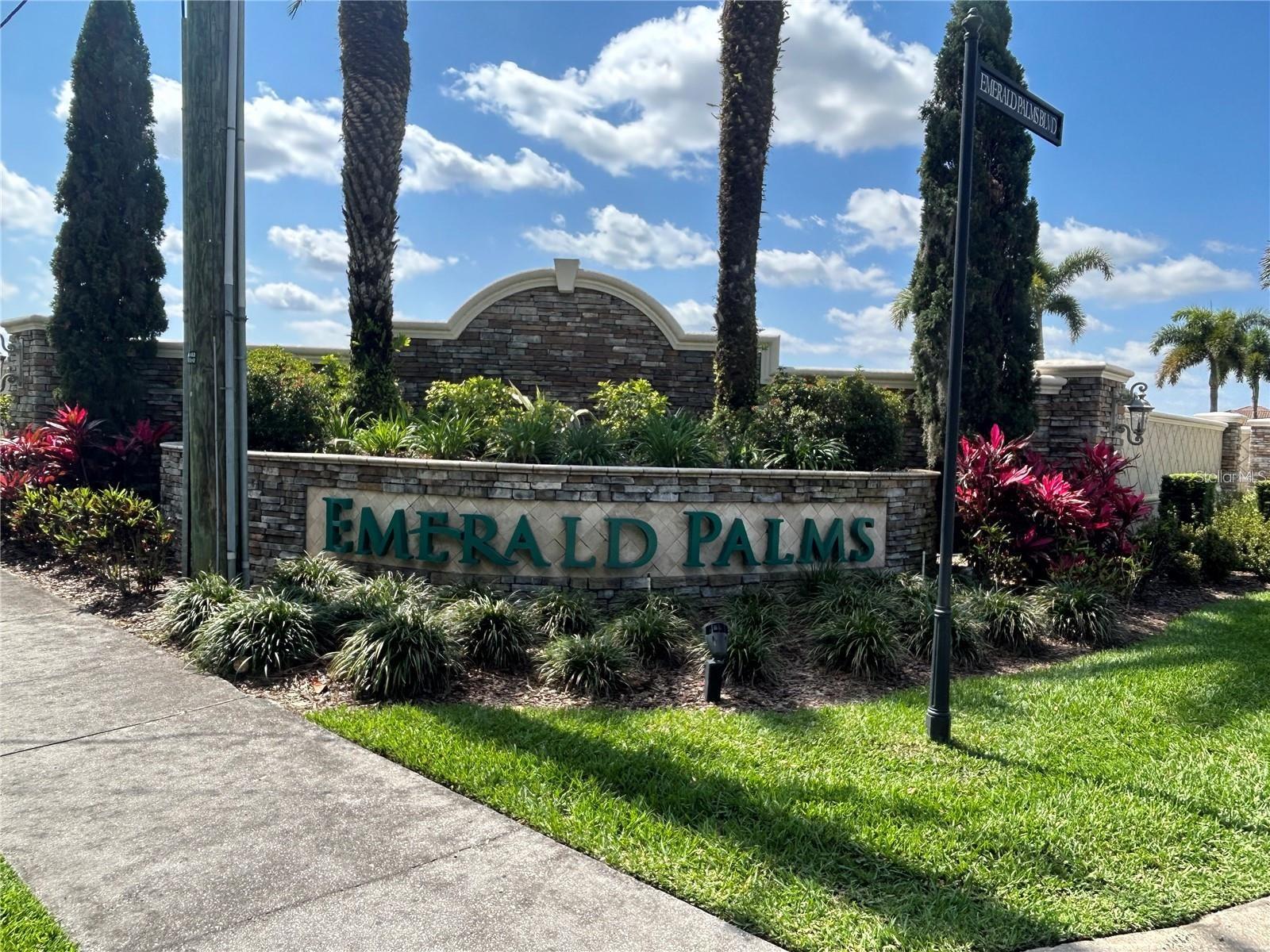4543 Emerald Palms Dr Property Photo 1