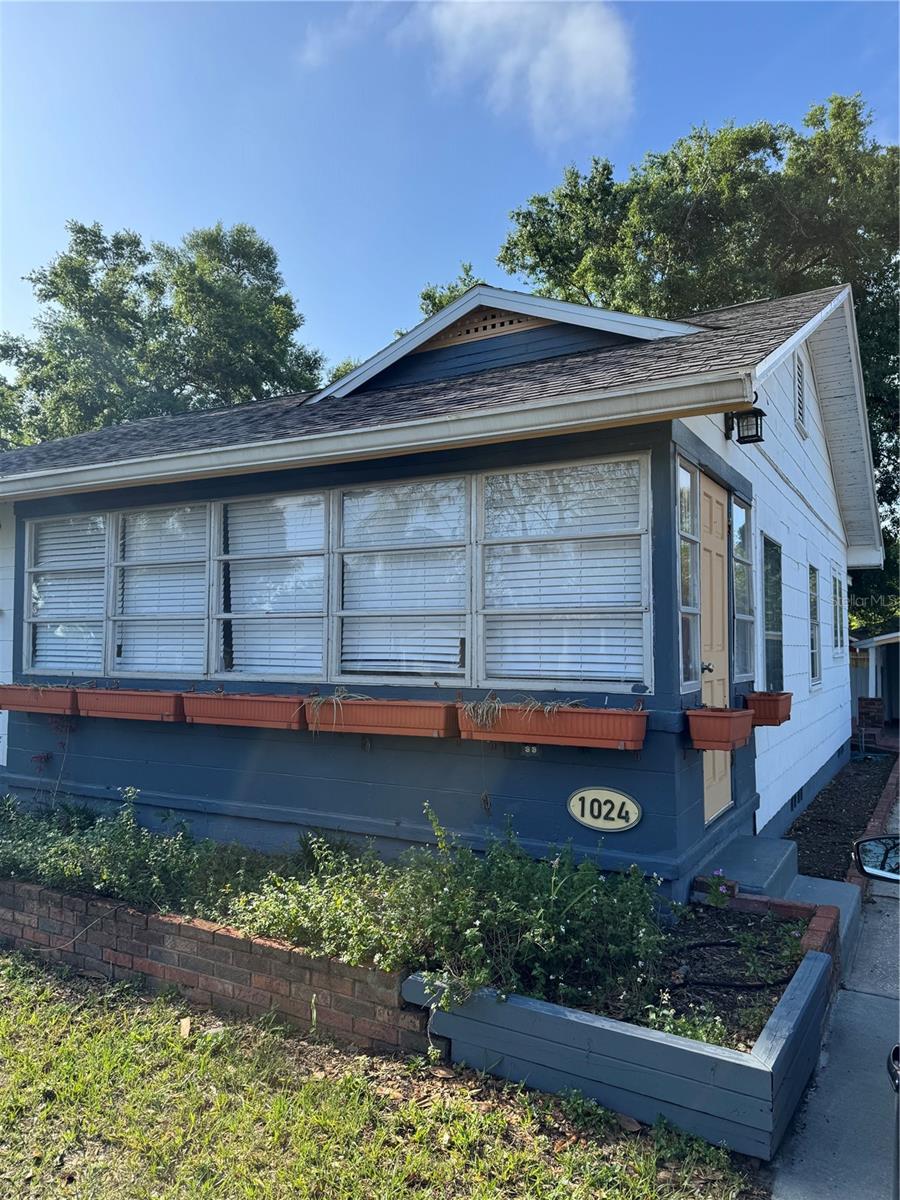 1024 Oakhill St Property Photo
