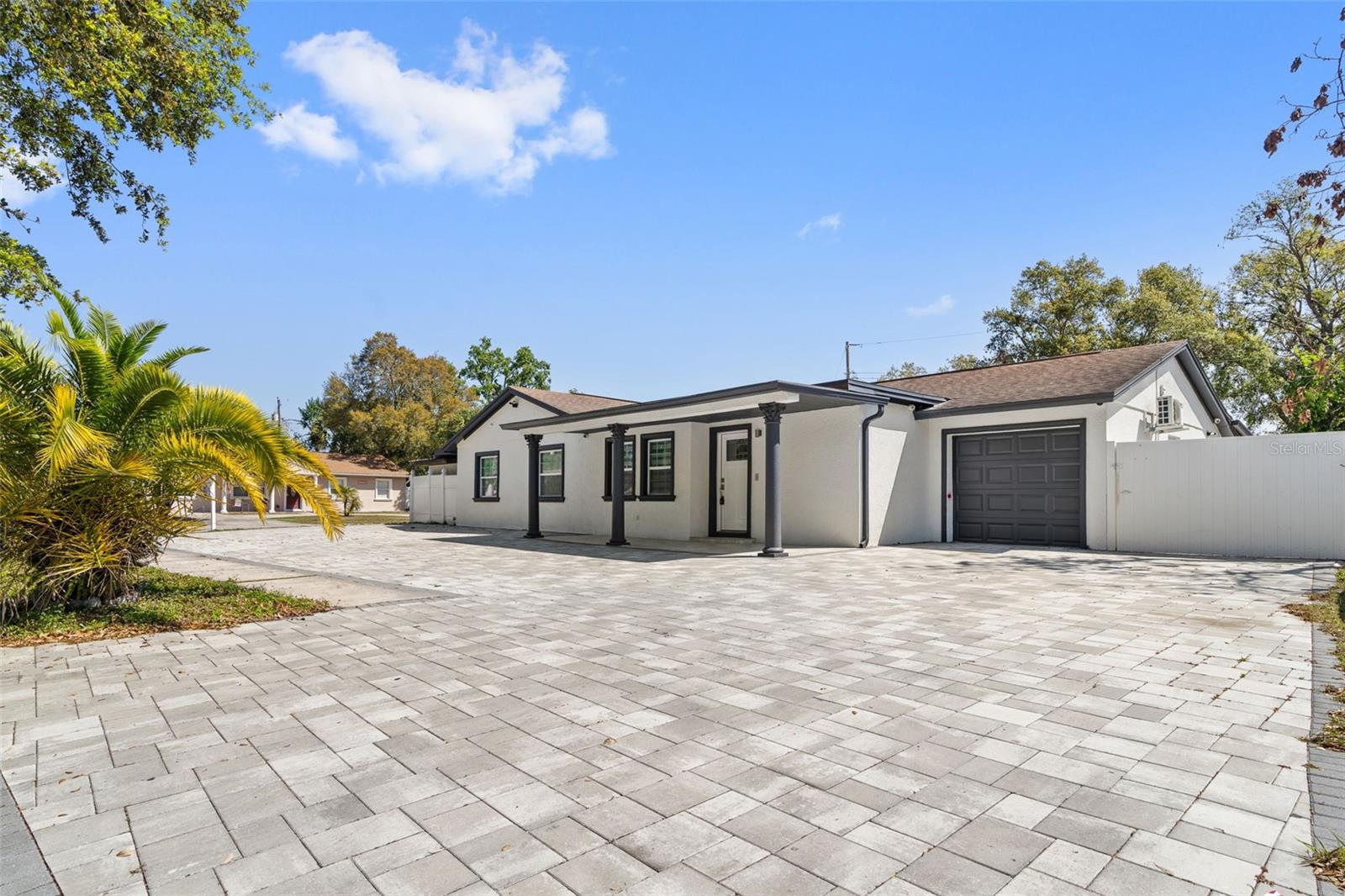 6421 Santa Monica Dr Property Photo 2