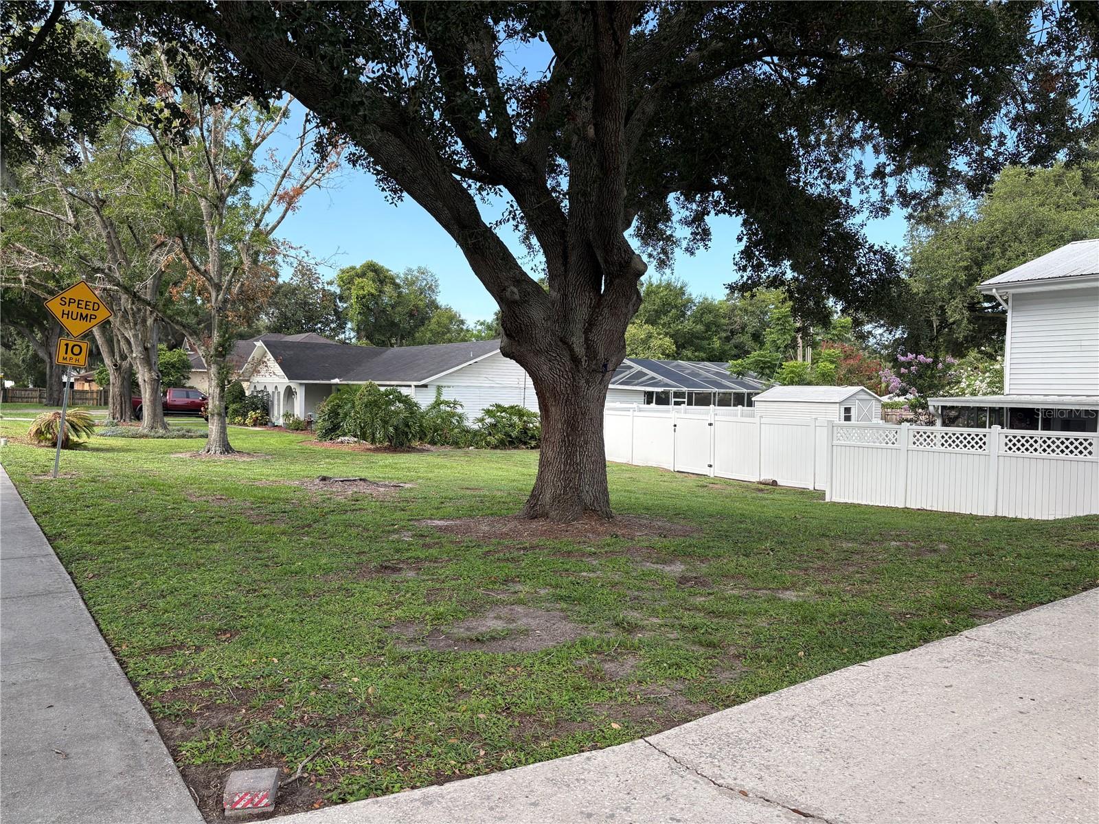 1135 Palace Pl Property Photo 11
