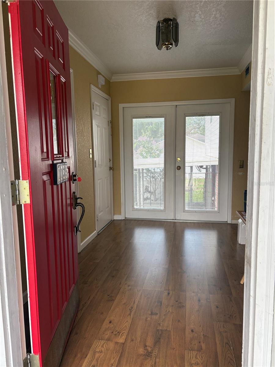 1135 Palace Pl Property Photo 16