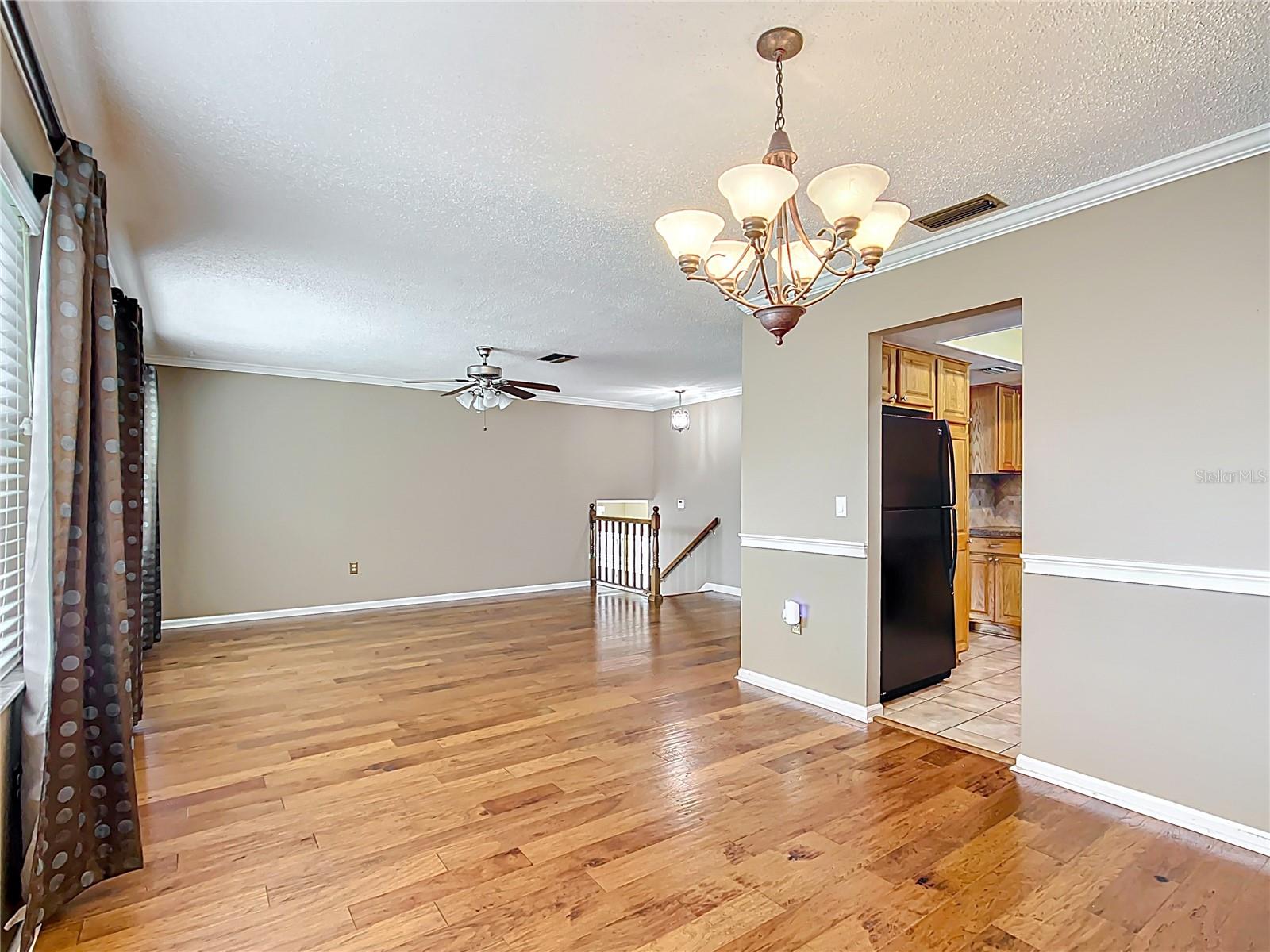 1135 Palace Pl Property Photo 23