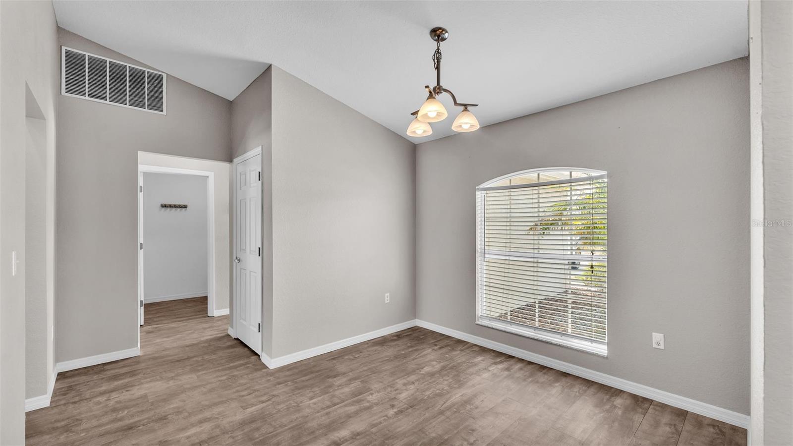 2764 Oak Hammock Loop Property Photo 19