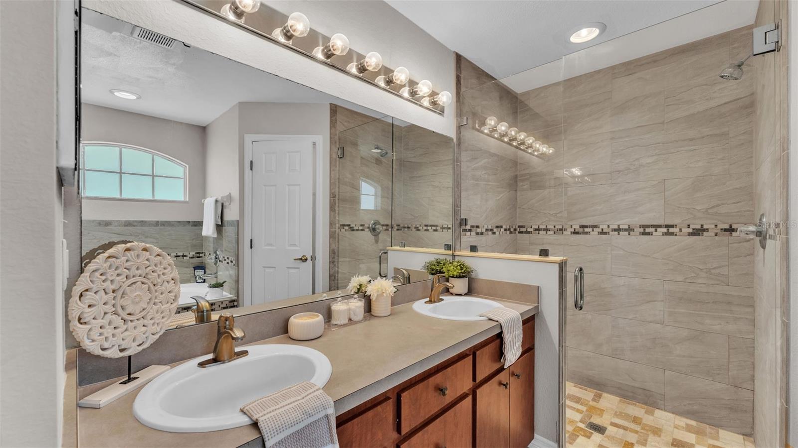 2764 Oak Hammock Loop Property Photo 24