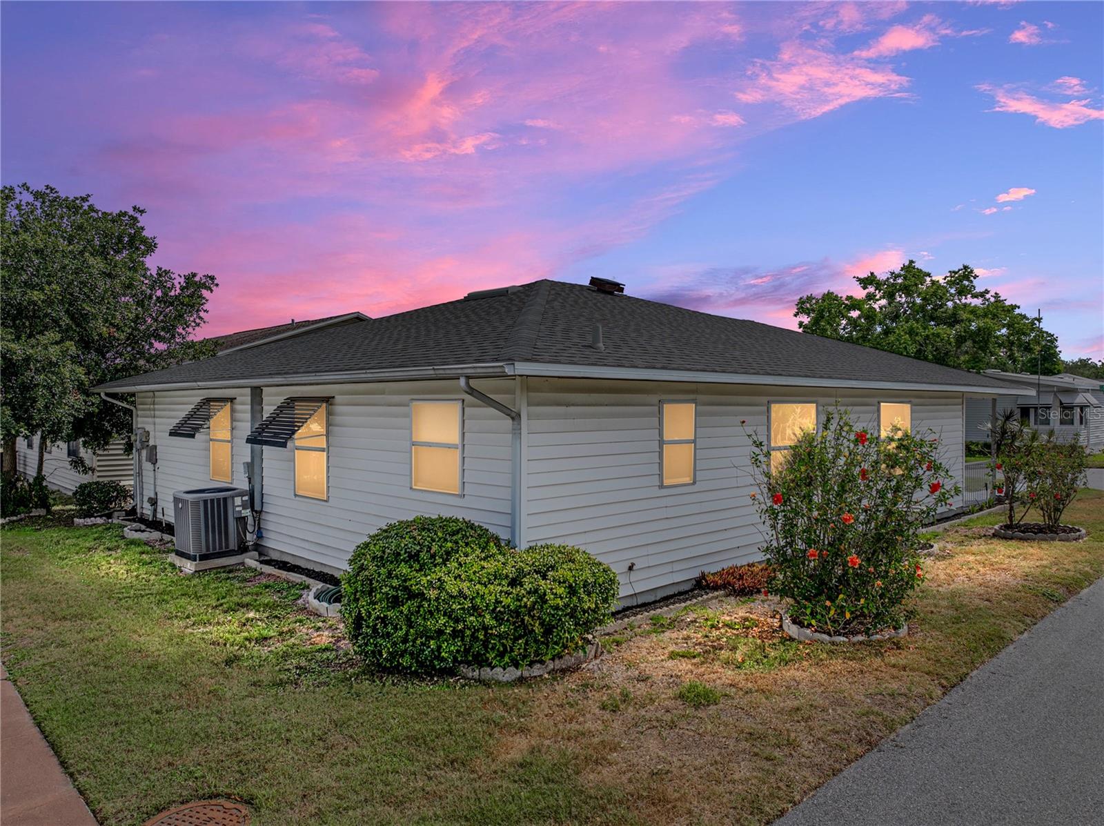 4965 Goldenview Ln Property Photo 2