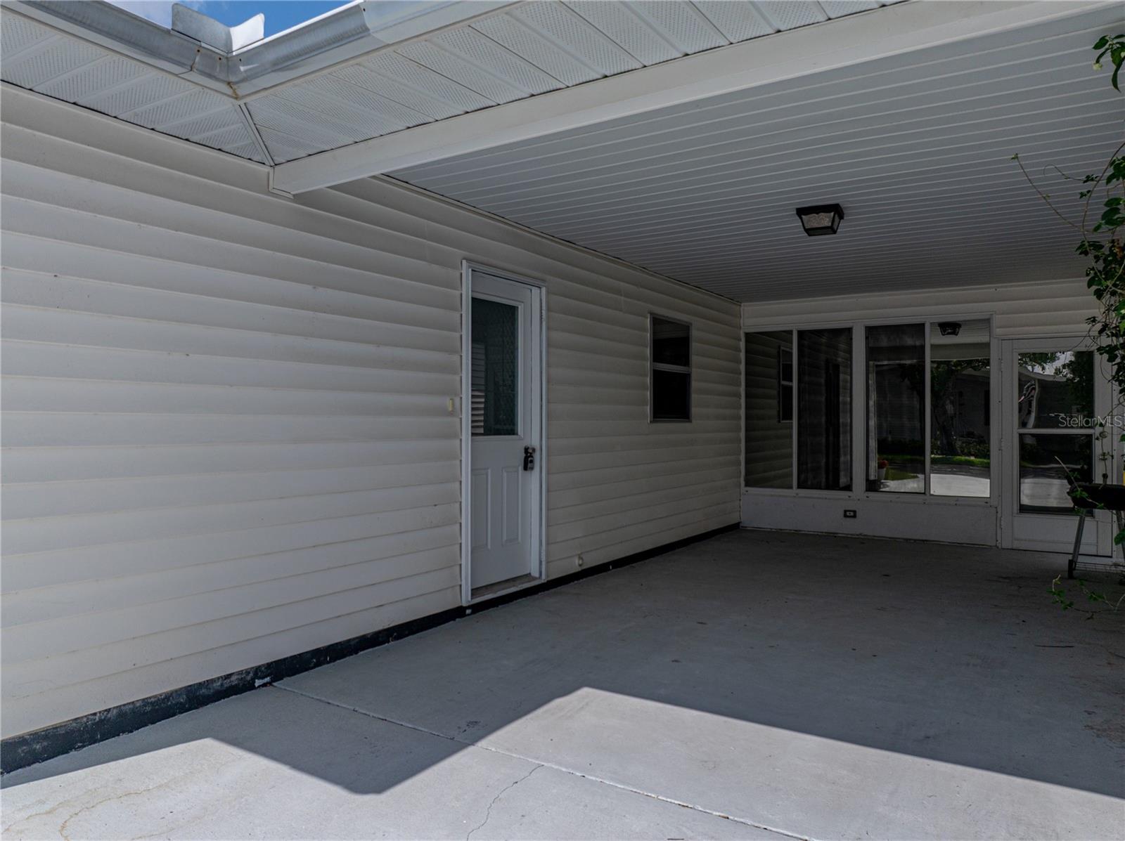 4965 Goldenview Ln Property Photo 8