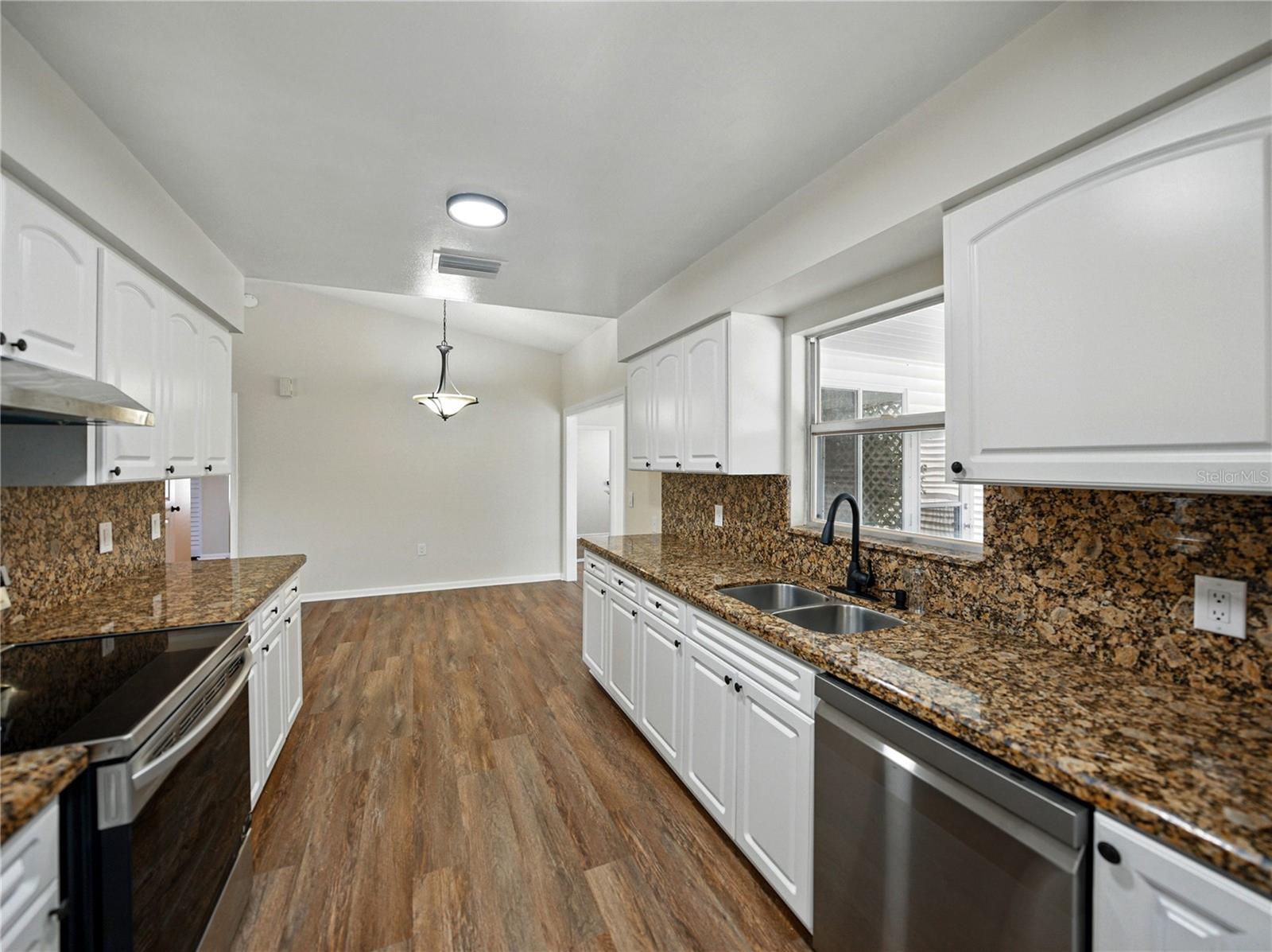 4965 Goldenview Ln Property Photo 9