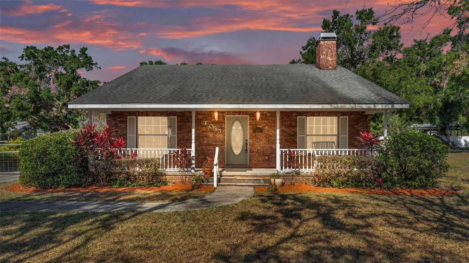 1055 Sunset Ave Property Photo