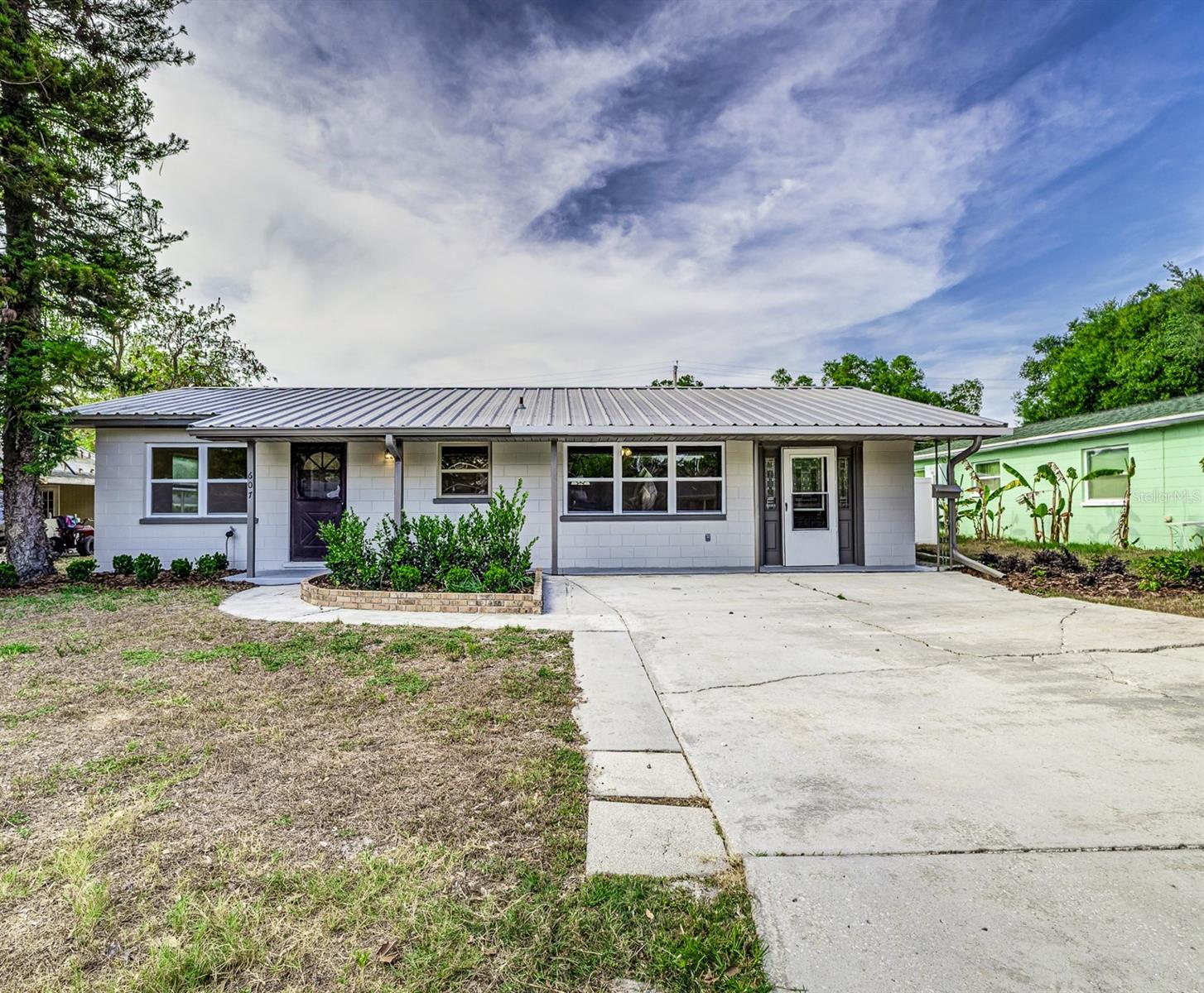 607 Young Pl Property Photo 1