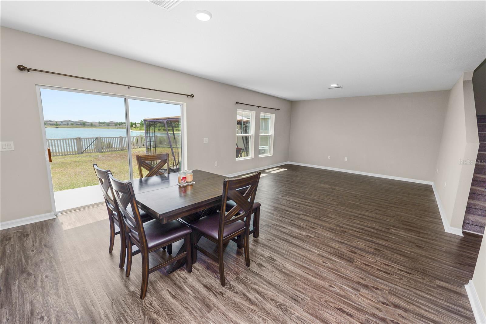 5463 Arlington River Dr Property Photo 9