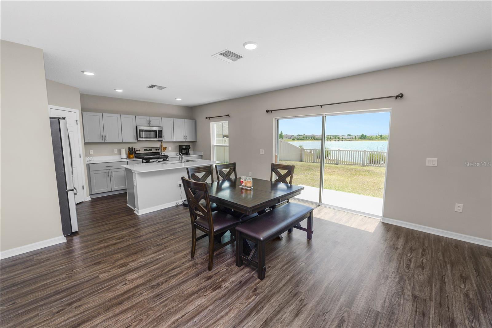 5463 Arlington River Dr Property Photo 12