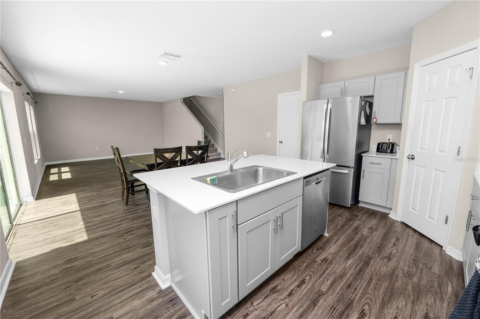 5463 Arlington River Dr Property Photo 15