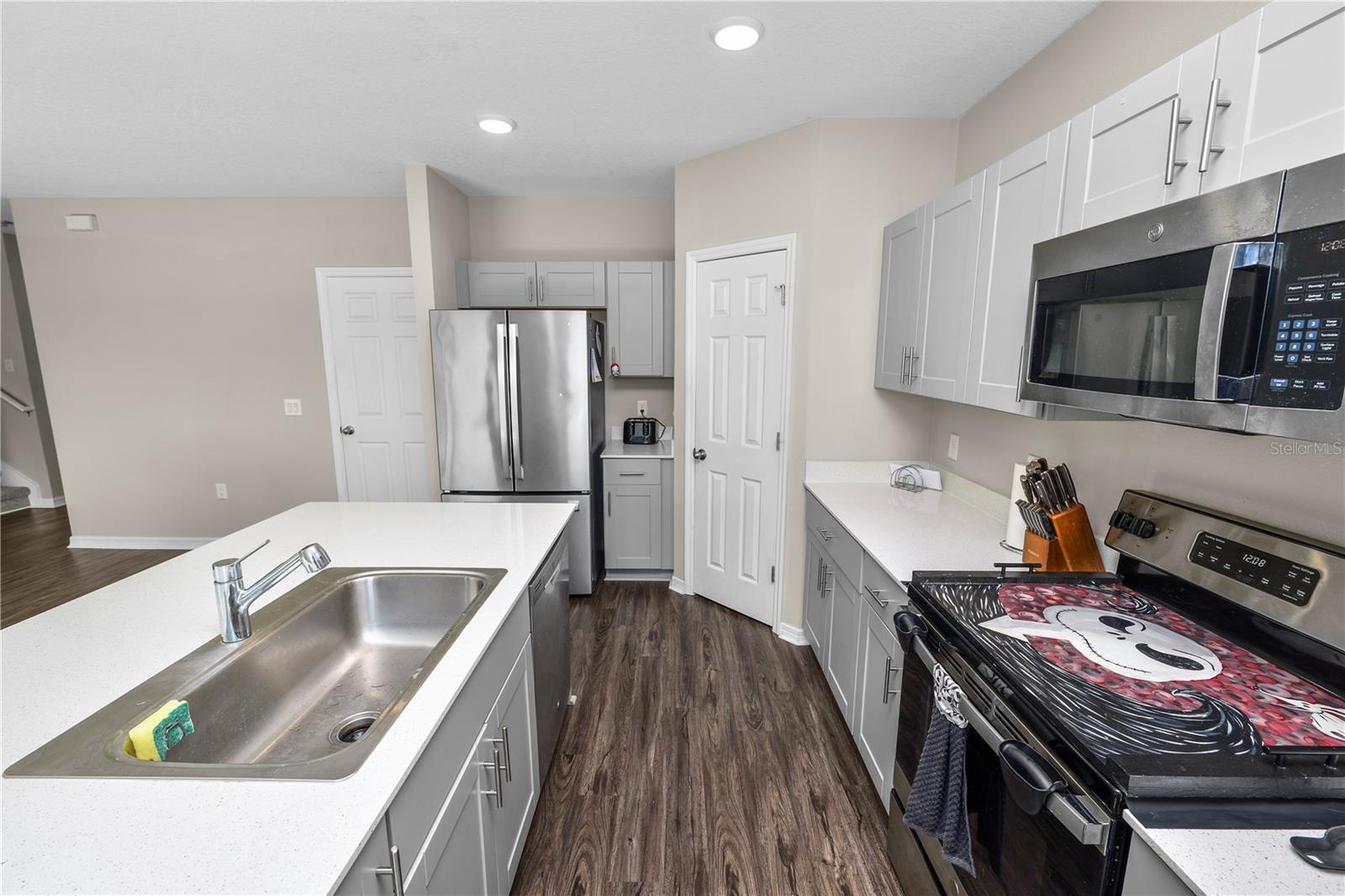 5463 Arlington River Dr Property Photo 16