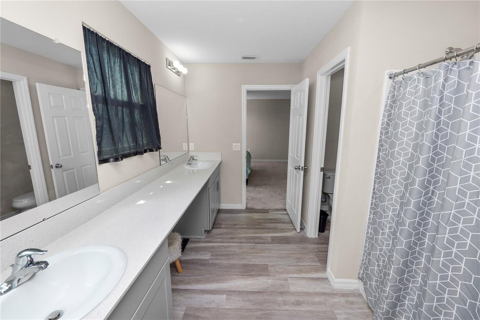 5463 Arlington River Dr Property Photo 24