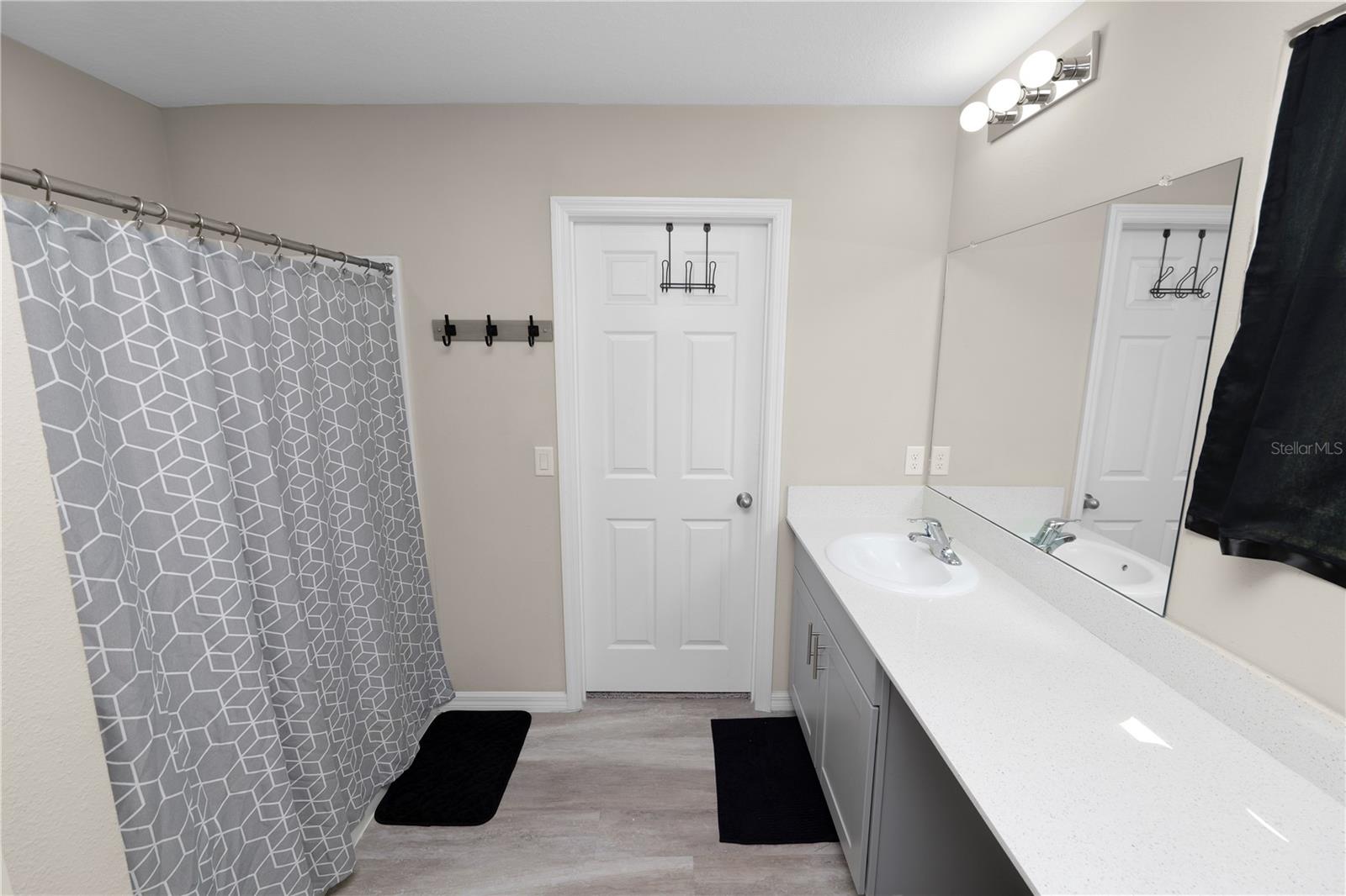 5463 Arlington River Dr Property Photo 26