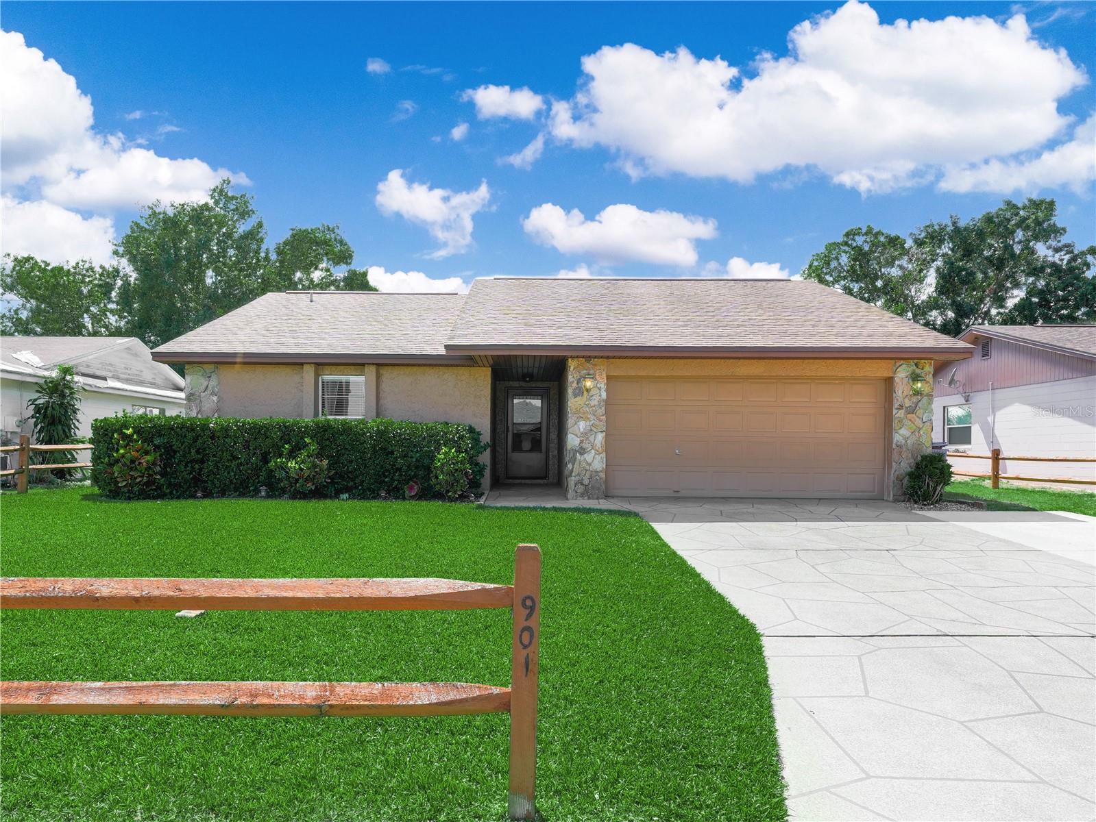 901 Spicewood Dr Property Photo 1