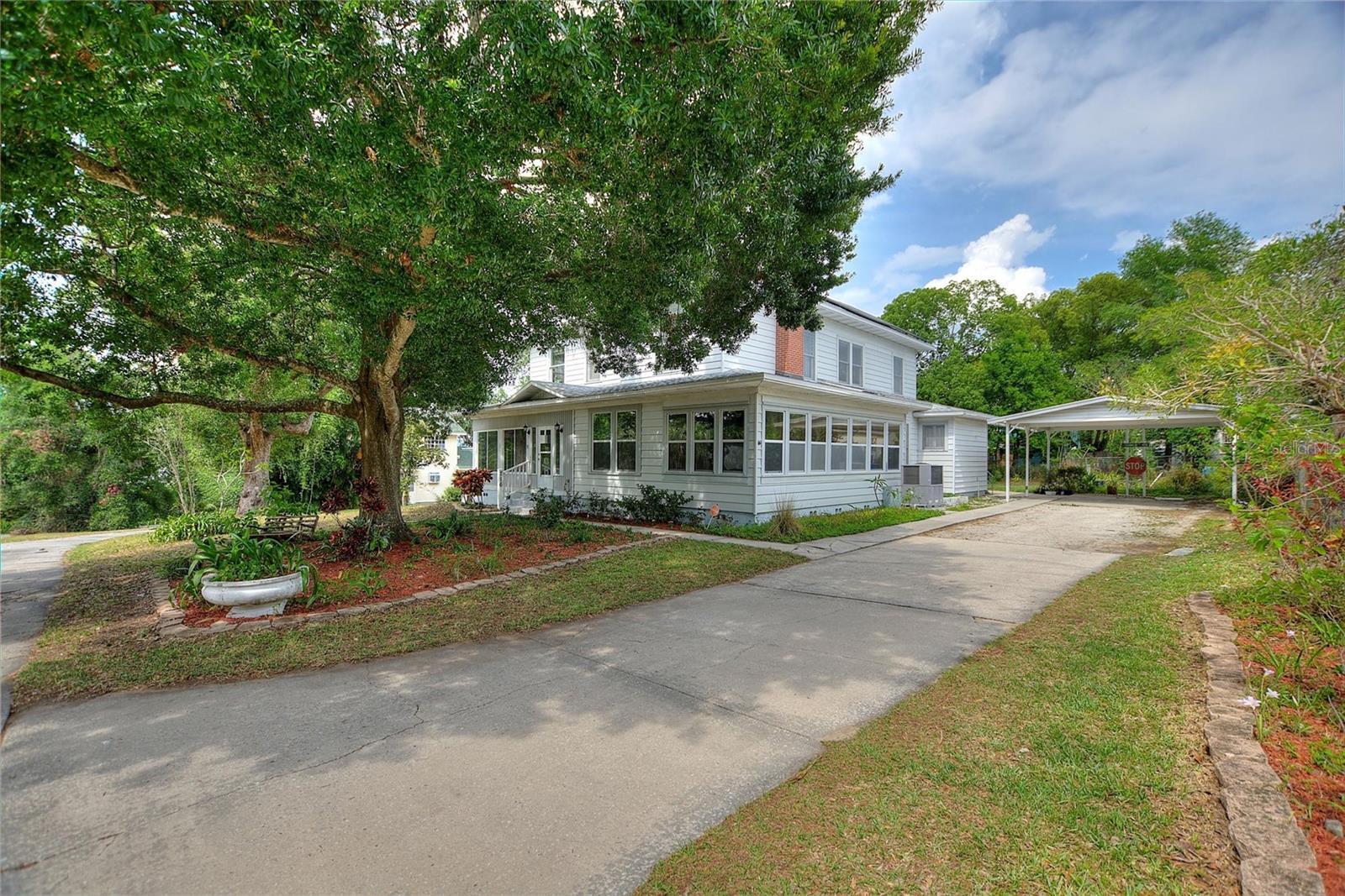 716 S Franklin Pl Property Photo