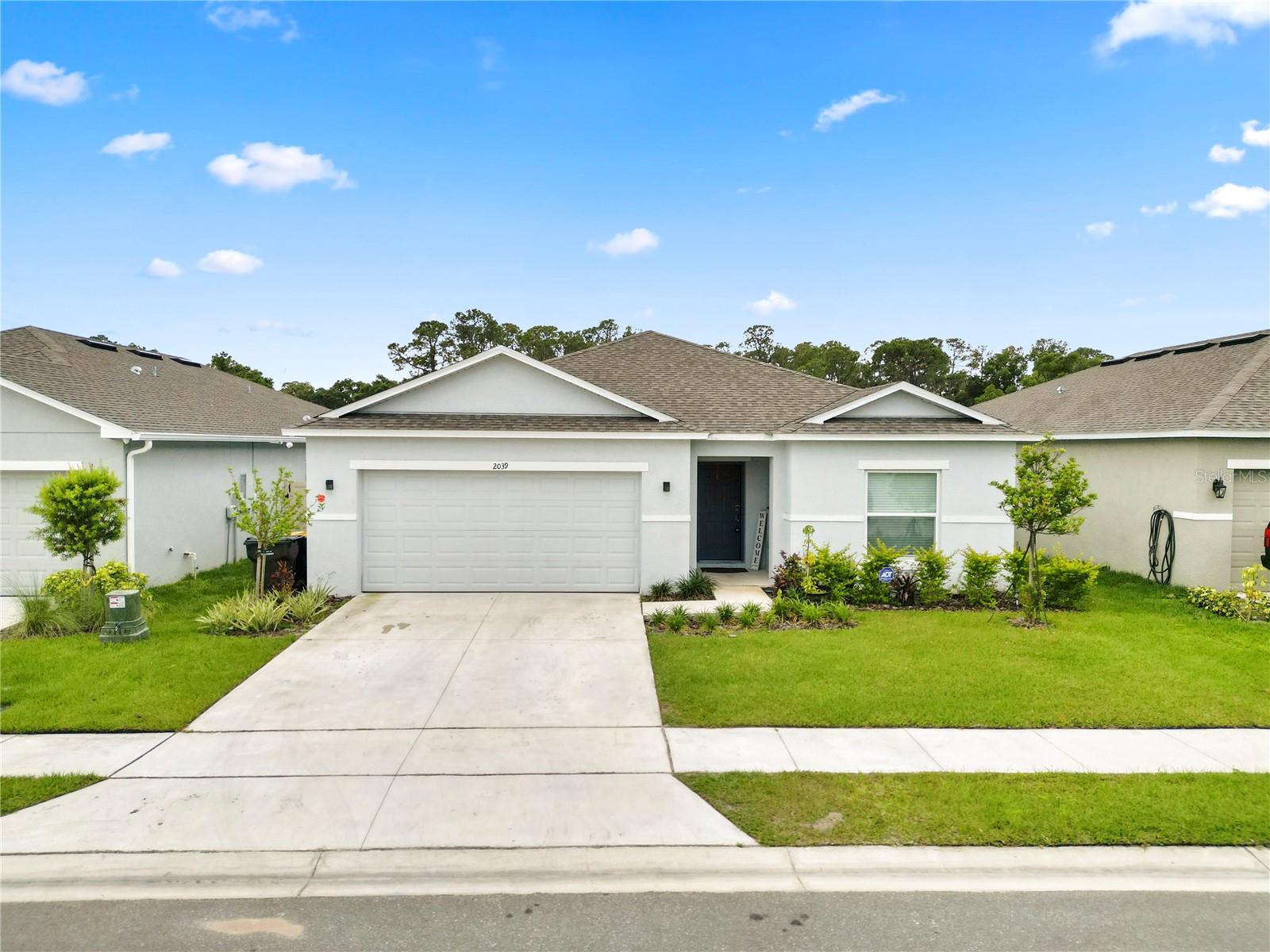 2039 Rosewood Cir Property Photo