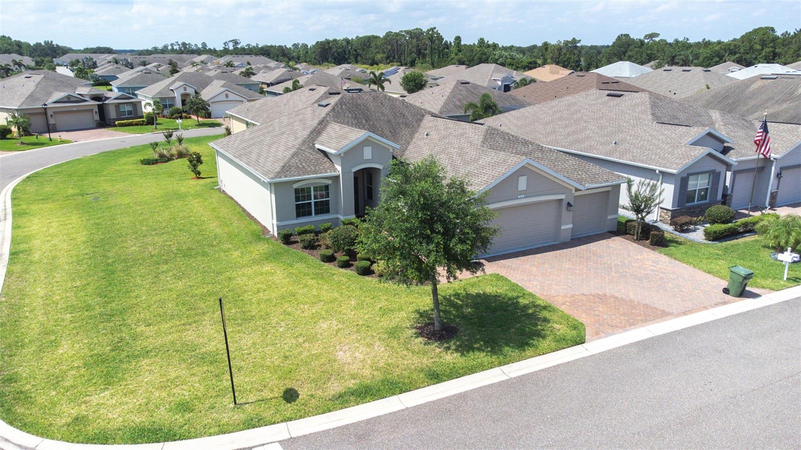 3136 LANGDON LN Property Photo 1