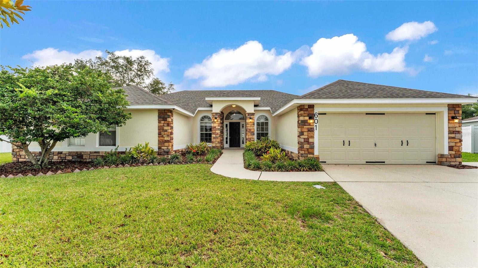 601 Pintail Cir Property Photo 1