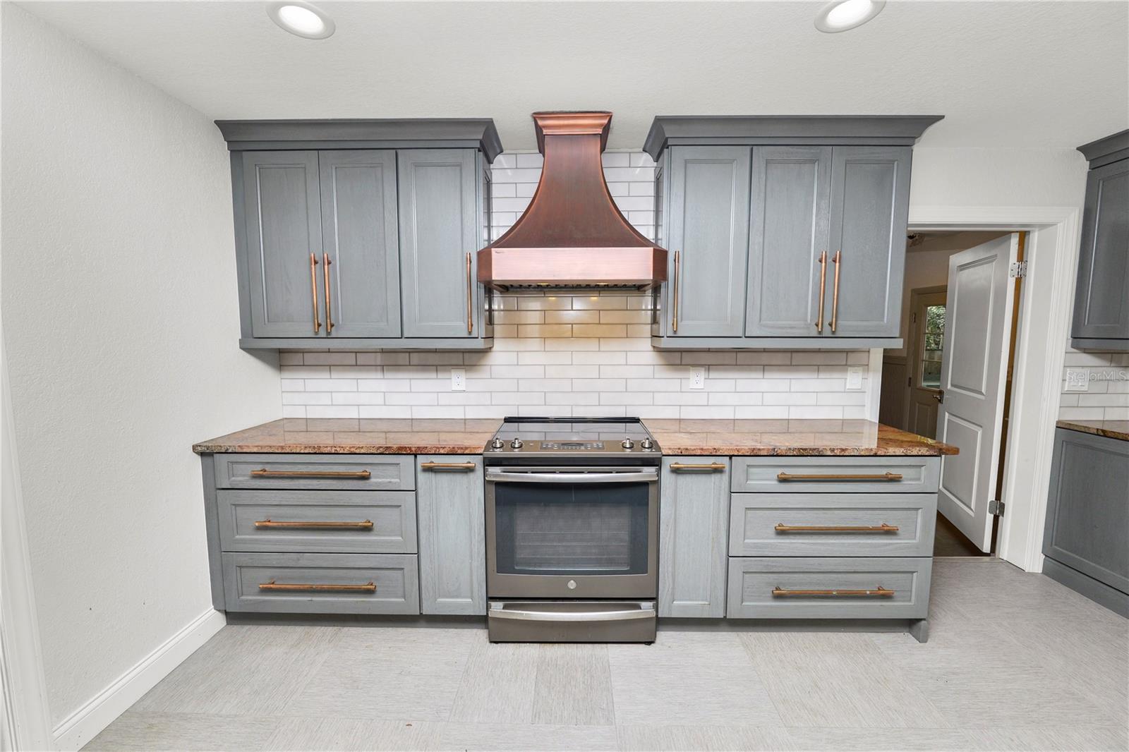 509 Rob Roy St Property Photo 12