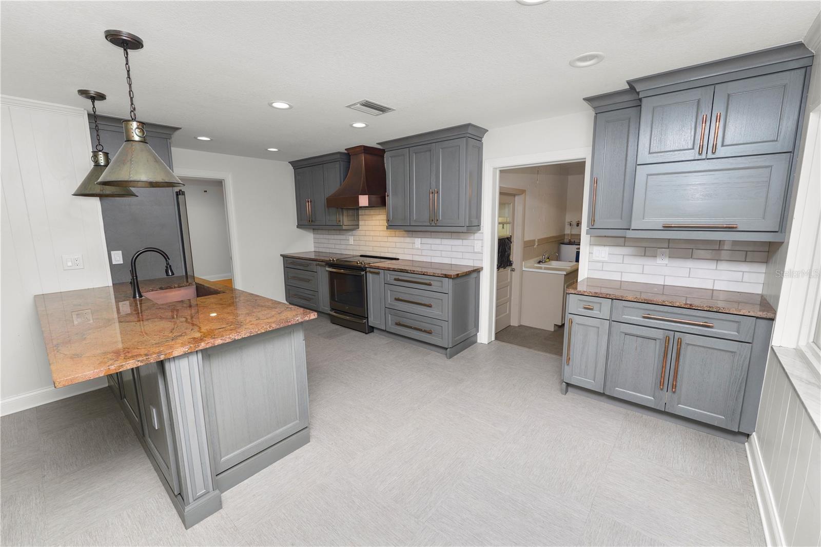 509 Rob Roy St Property Photo 13