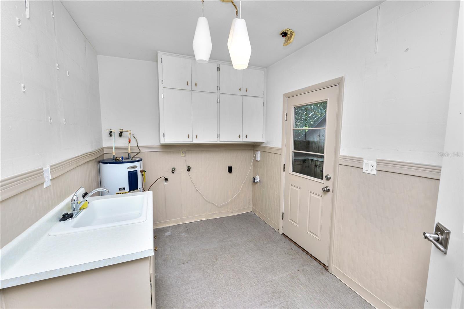 509 Rob Roy St Property Photo 36