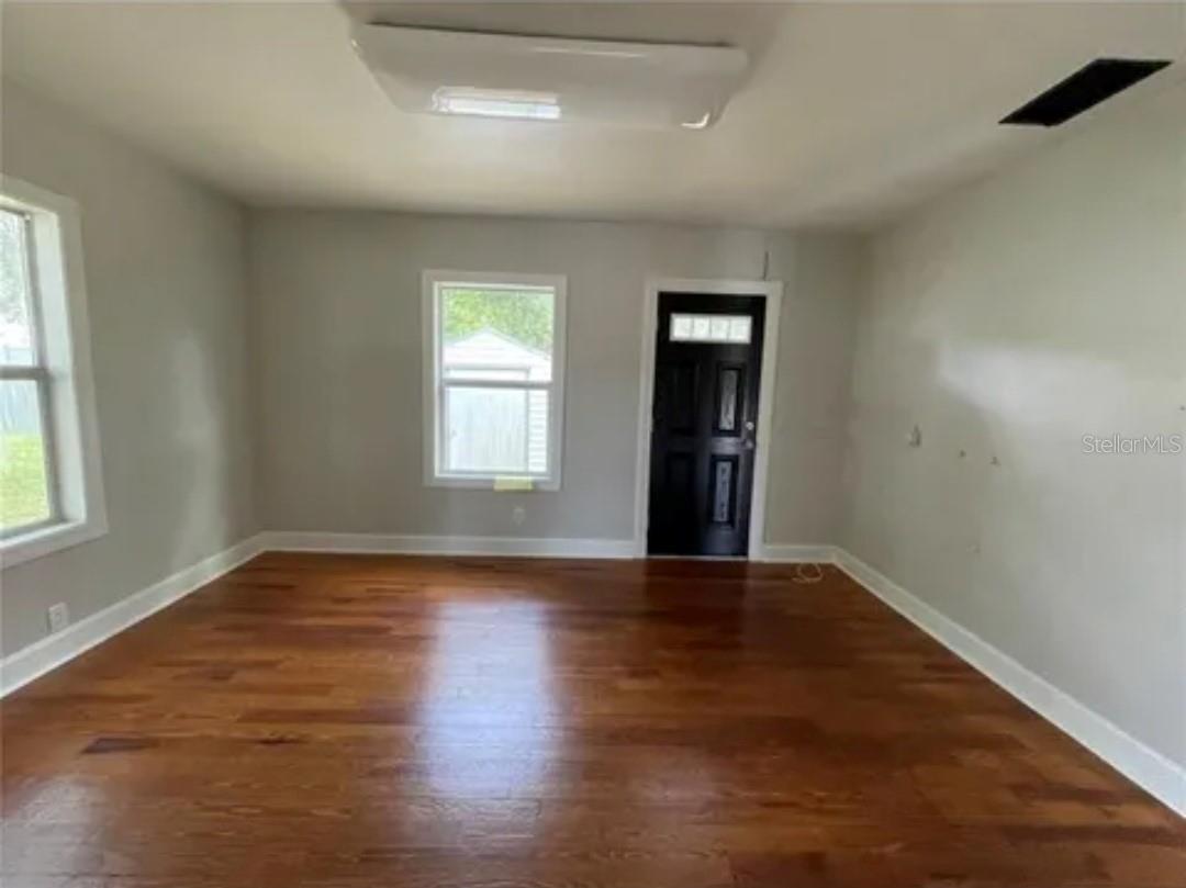 1628 E Gary Rd Property Photo 2
