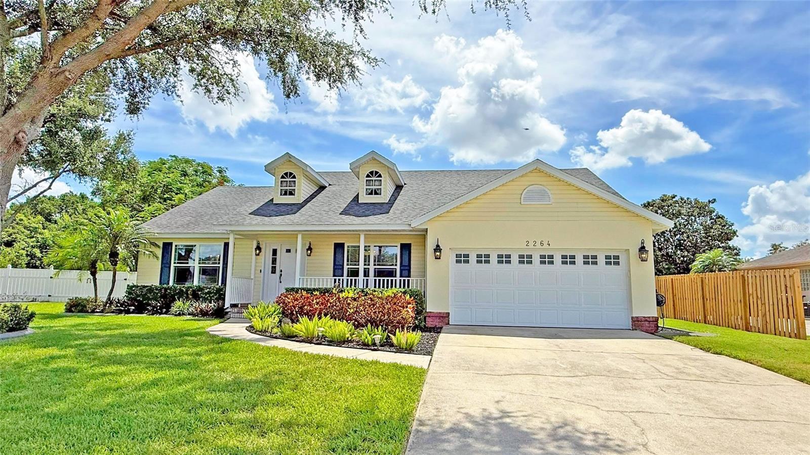 2264 Palmview Cir E Property Photo 1