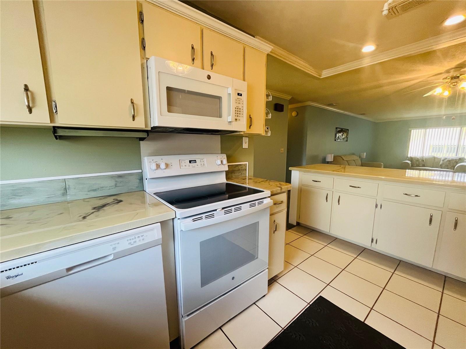 156 Parkview Cir Property Photo 8