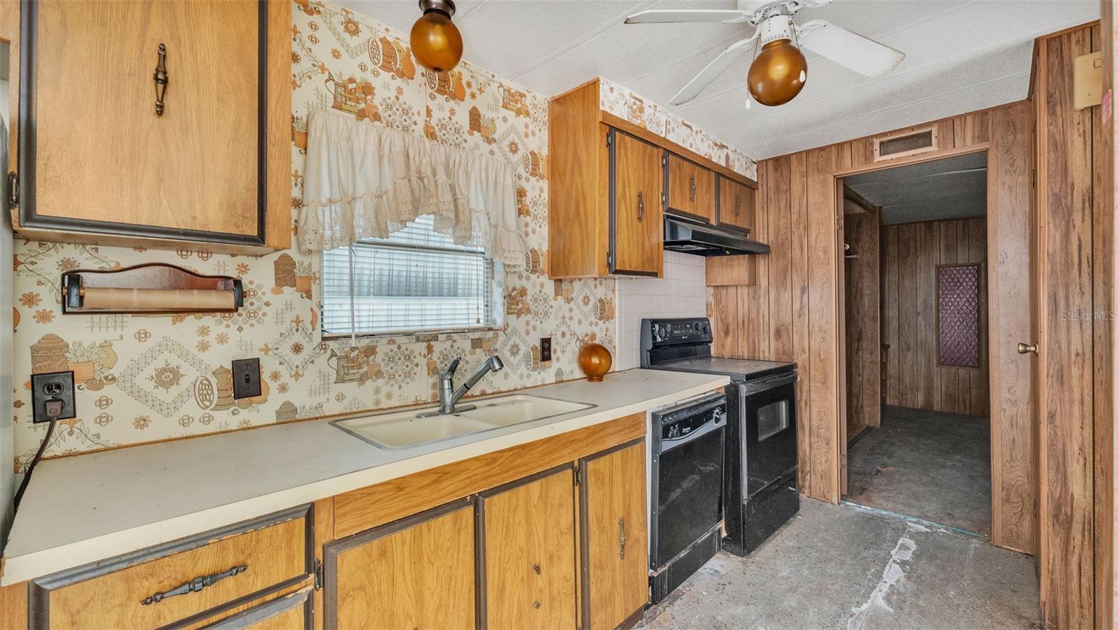 2068 Thelma Dr Property Photo 18