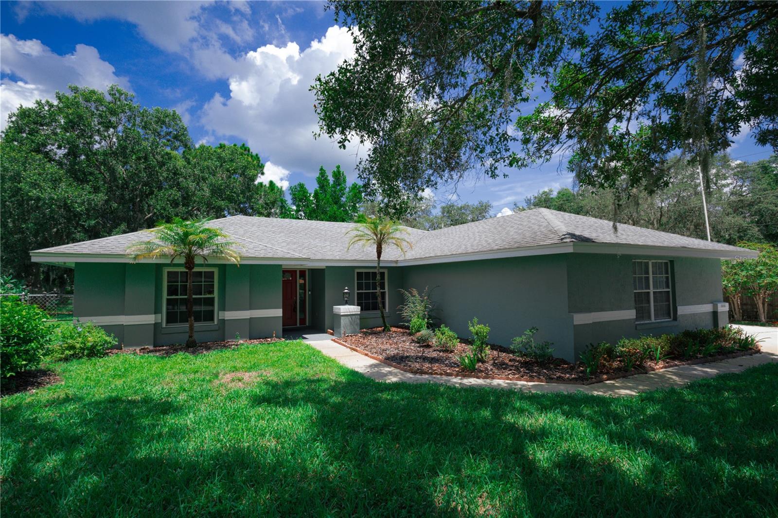 1446 Covey Cir N Property Photo 1