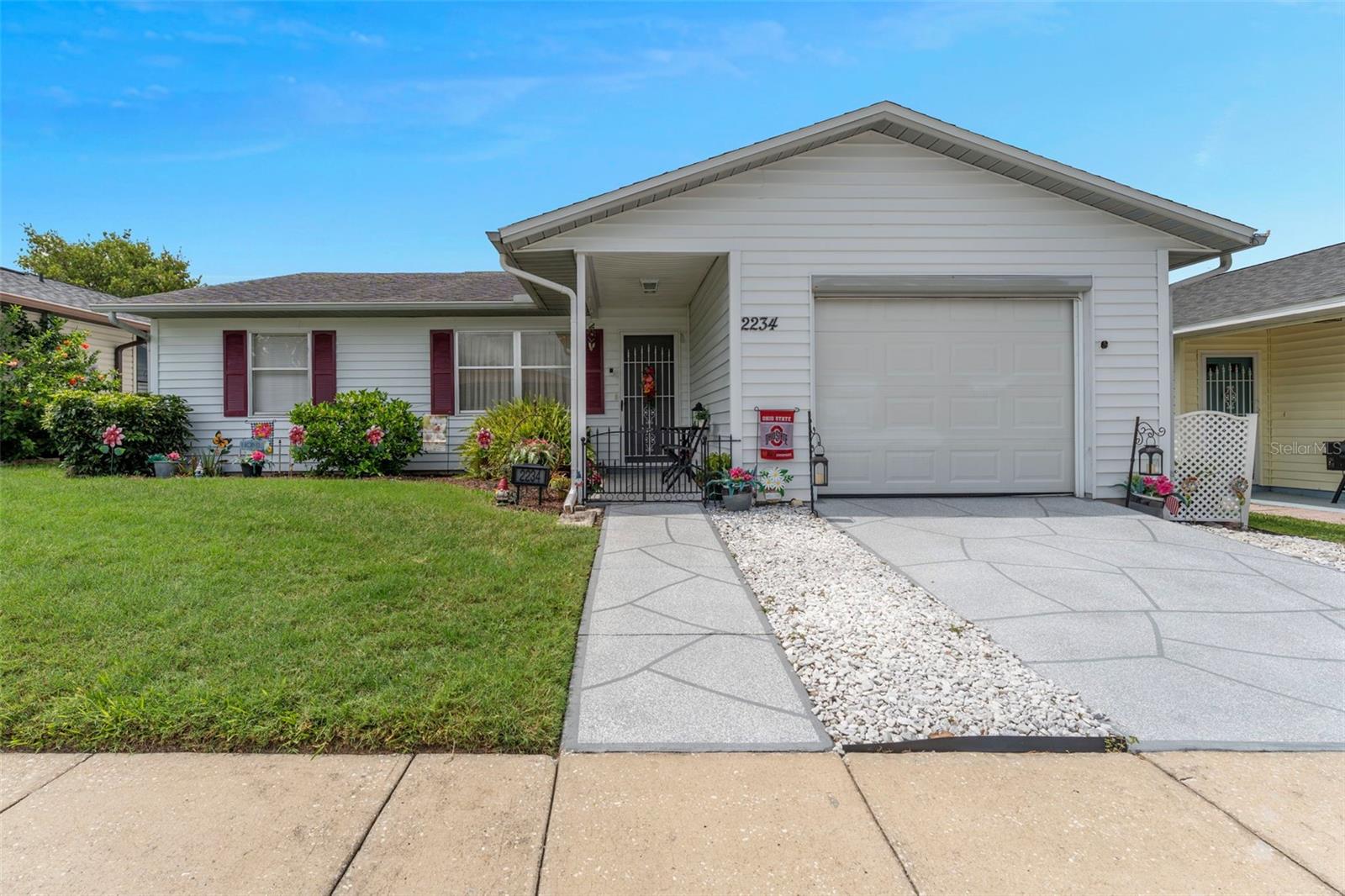 2234 Sea Island Cir N Property Photo 1