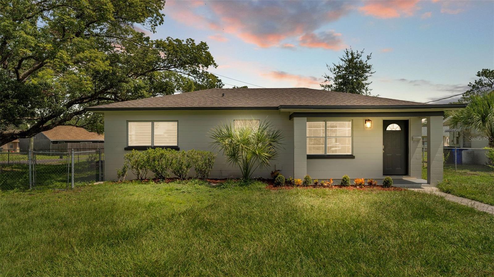 933 Golden Rule Ct N Property Photo 1