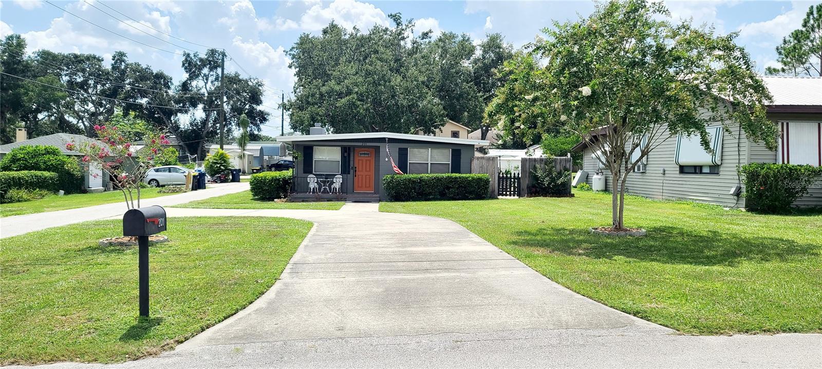 201 Osceola St Property Photo 1
