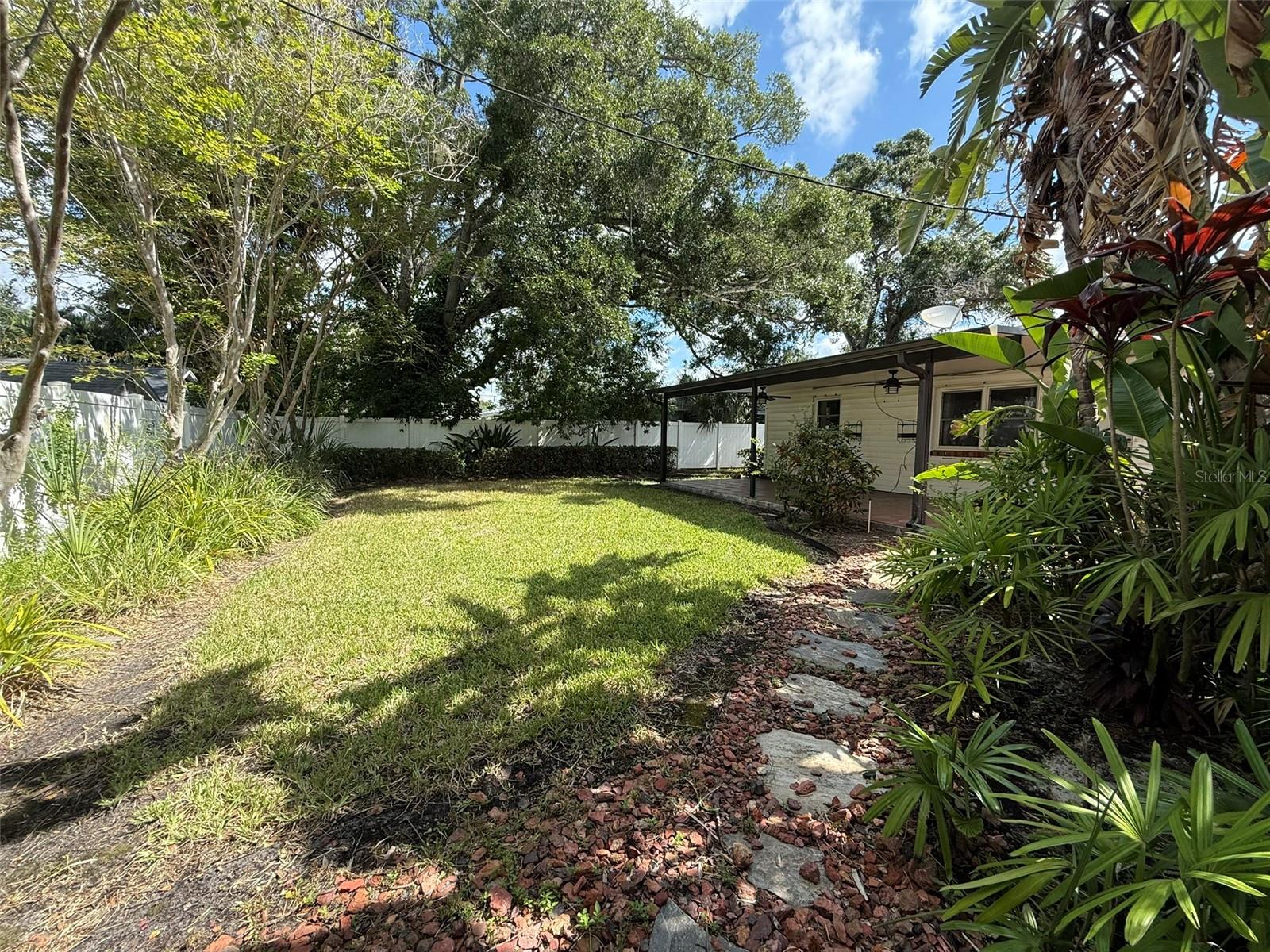 215 S West Shore Blvd Property Photo 3