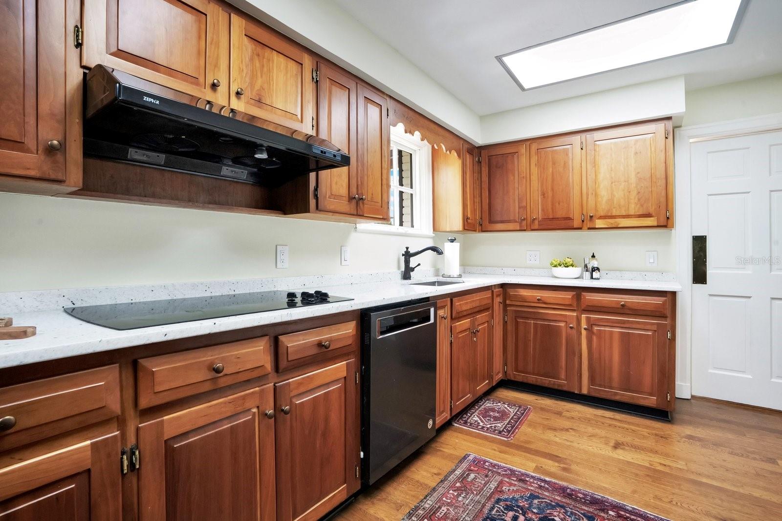 2109 Cambridge Ave Property Photo 15