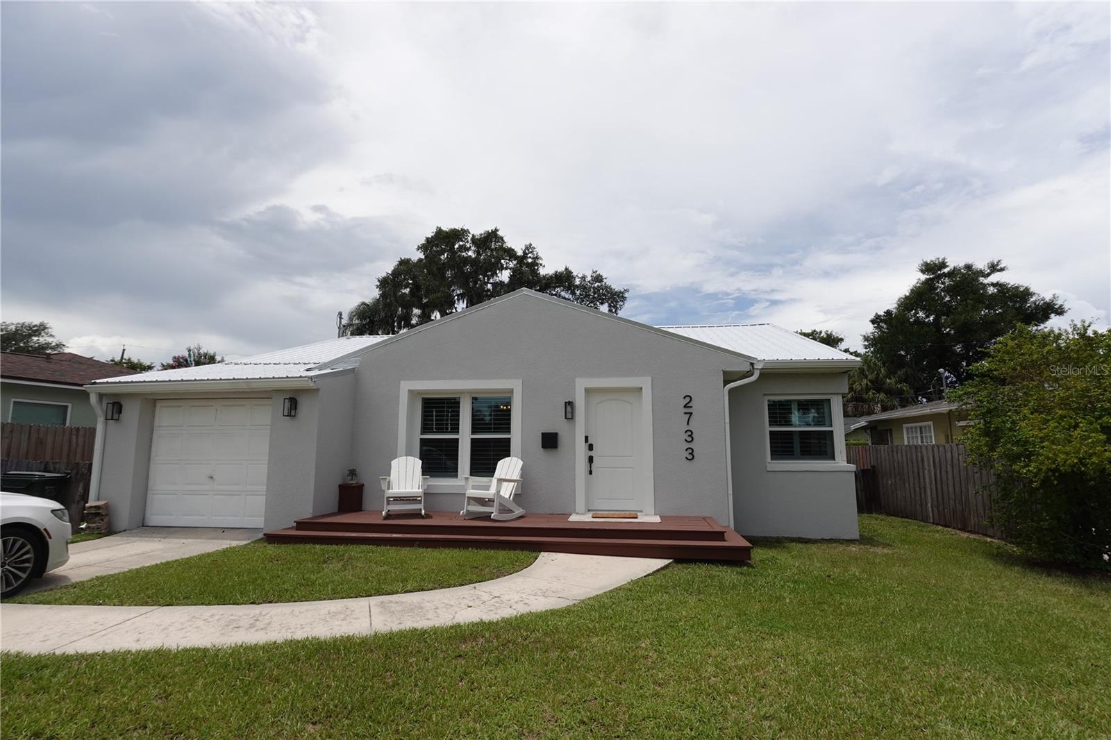 2733 Woodland Hills Ave Property Photo 1