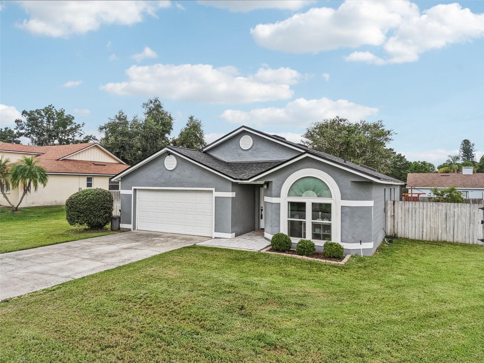 5115 St Lucia Dr Property Photo 1